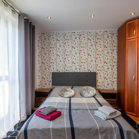 Przestronne Mieszkanie Z Ogrodem I Parkingiem Apartamento Radwanice
